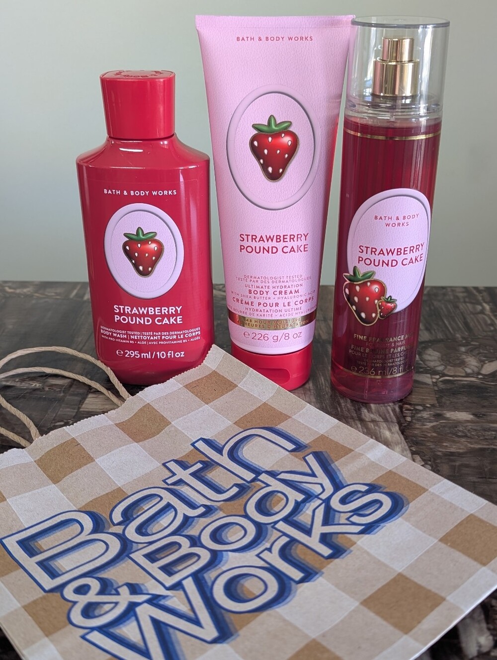 Bath & Body Works 🍓🍰 Strawberry Pound Cake Shower + Body Care Trio